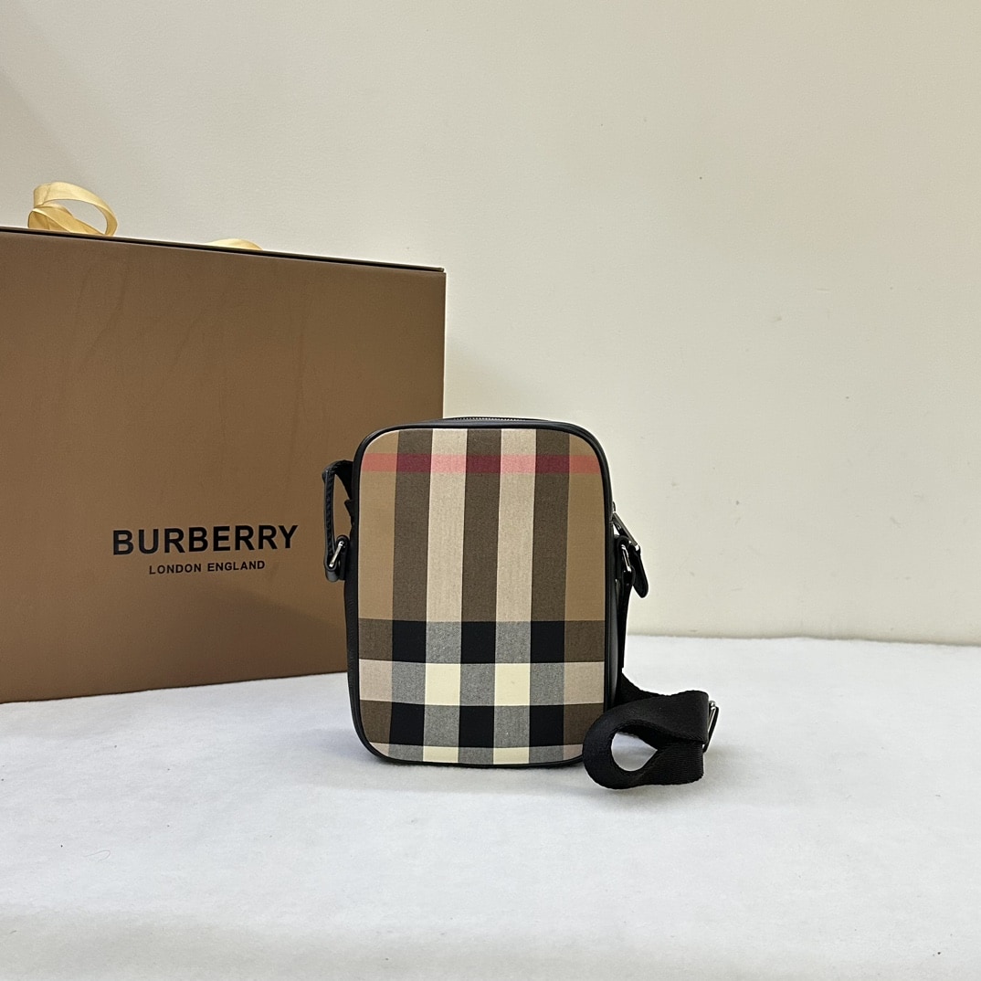 BURBERRY BB9004 MAN'S BAG