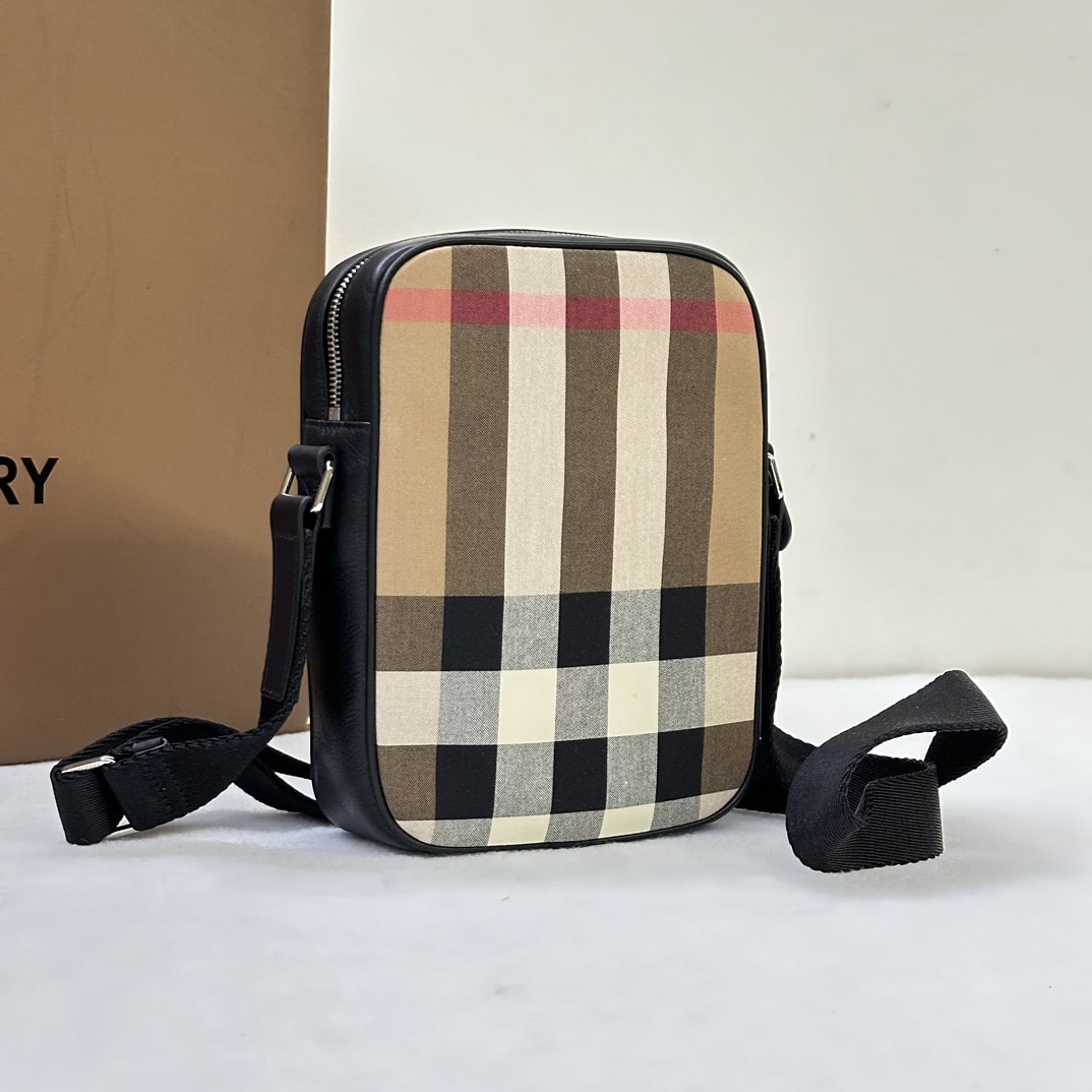 BURBERRY BB9004 MAN'S BAG