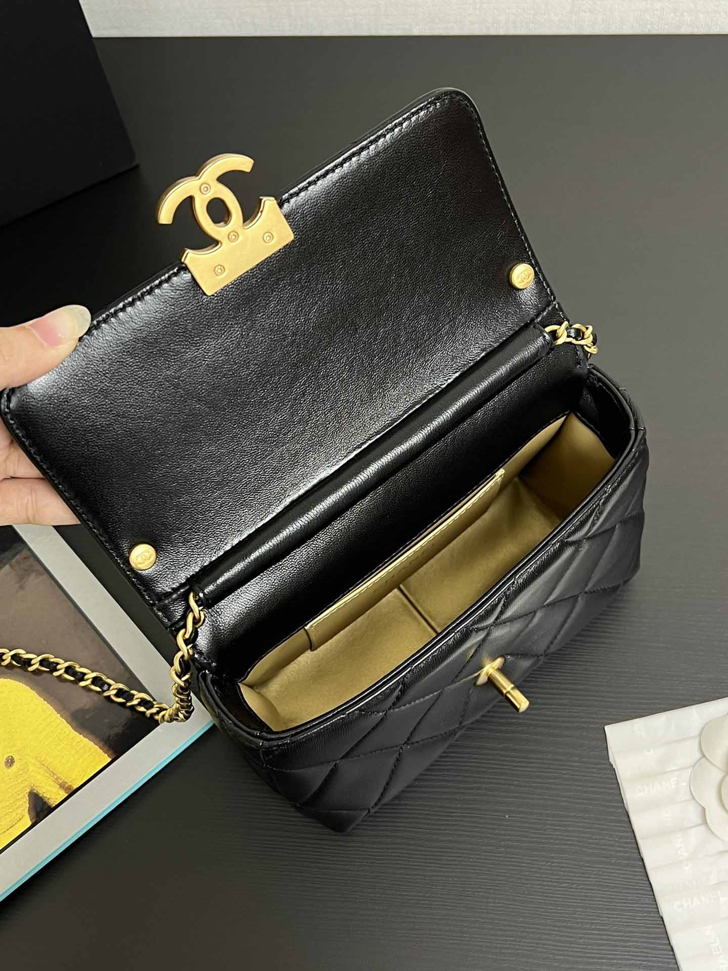 CHANEL AP4986 LADY'S BAG