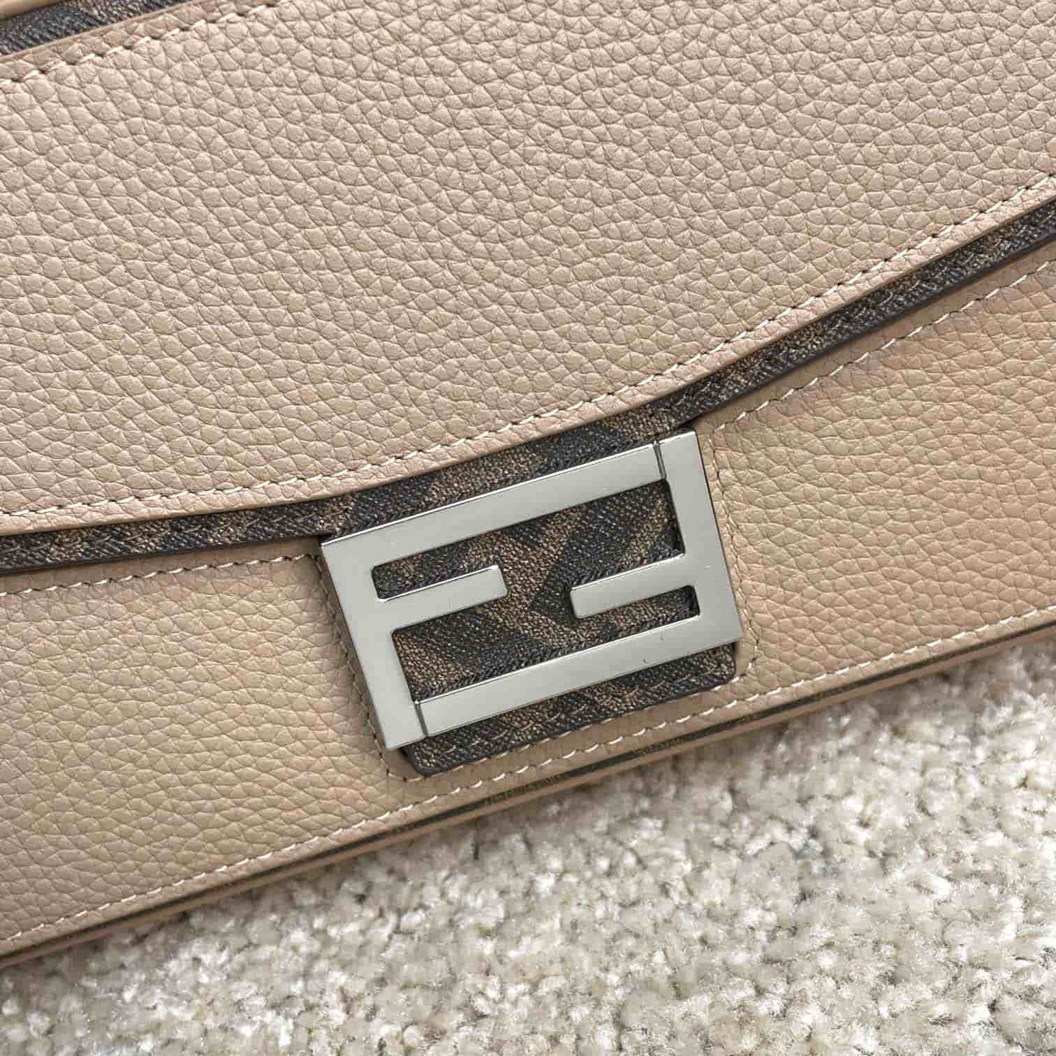 FENDI FI7VA565 LADY'S BAG