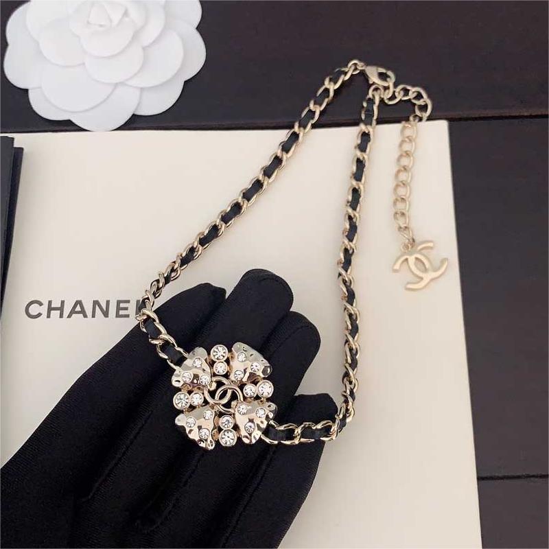 CHANEL APJ4001 NECKLACE ARTIFICIAL DIAMOND AND BRASS MATERIAL