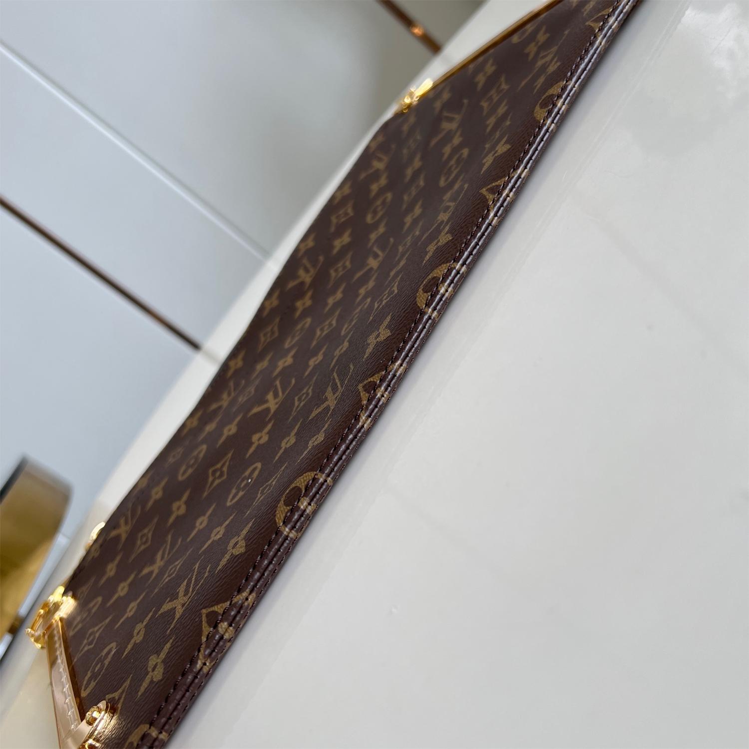 LOUIS VUITTON M12075 LADY'S BAG